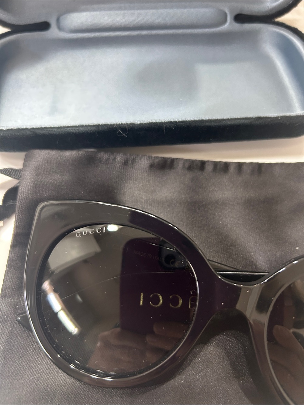 Gucci Black Oversized Round Women's Sunglasses brand new with case and bag cloth - Picture 3 of 7